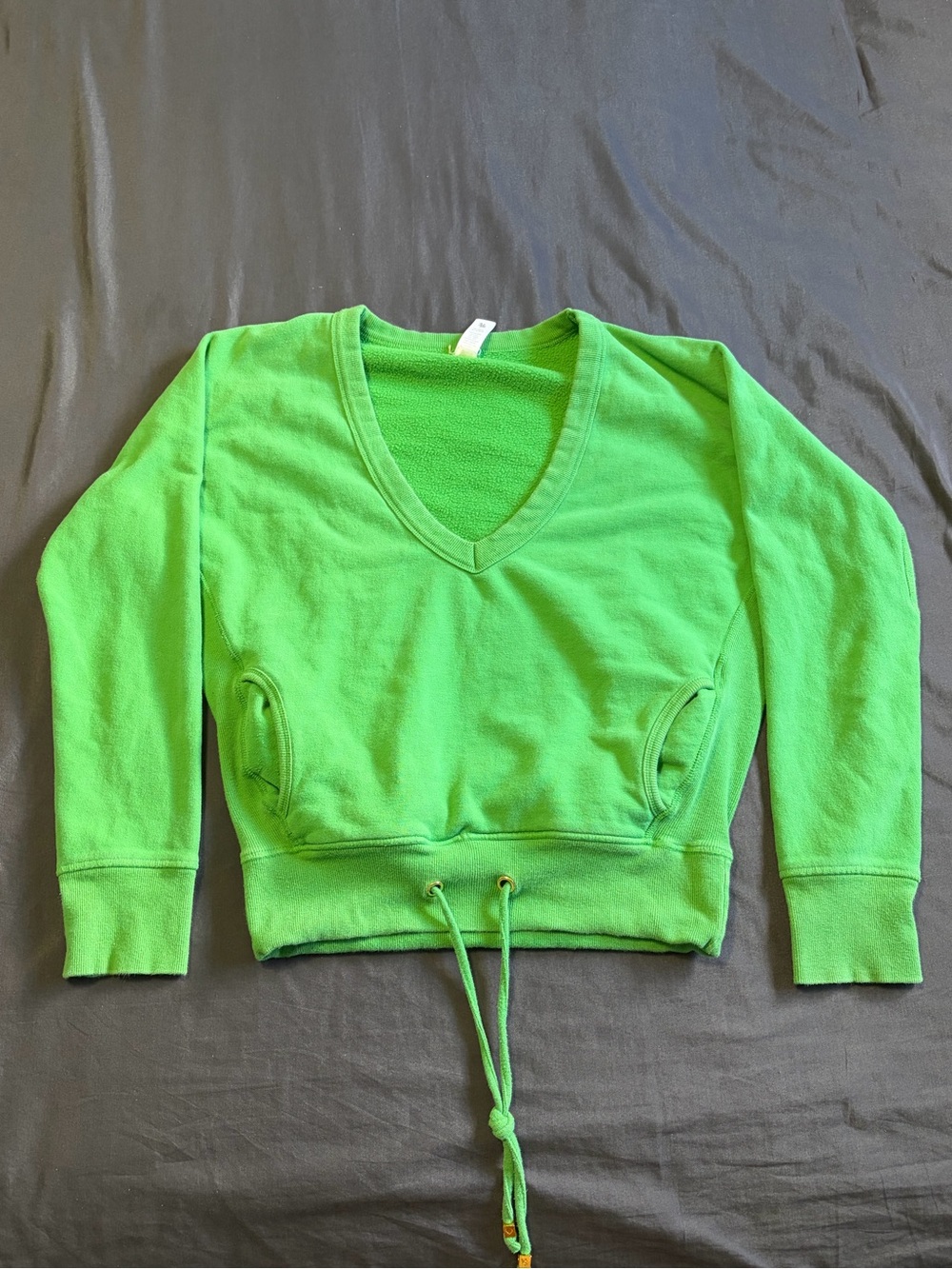 Y2K 2000s Plush&Lush green cropped sweatshirt v-neck w/drawstring waist.Size M